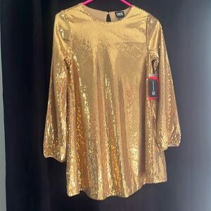New Women’s size Med Gold Sequent Top